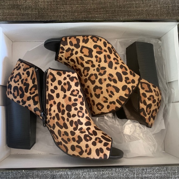 Moda Spana Leopard Ferman Bootie - Picture 8 of 15